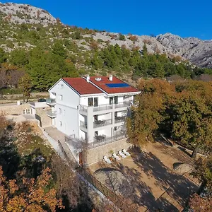 Paulo Apartmán Starigrad Paklenica