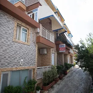 aris-marie-apartments.rethymnohotels.net/
