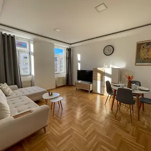 Apartment Schöne Im 10, Wien